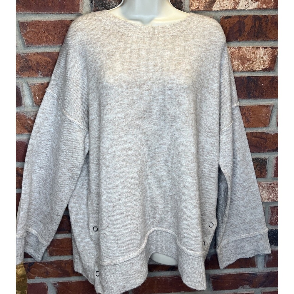 NWT KyeMi Sweater With Side Snaps Size Medium Tan